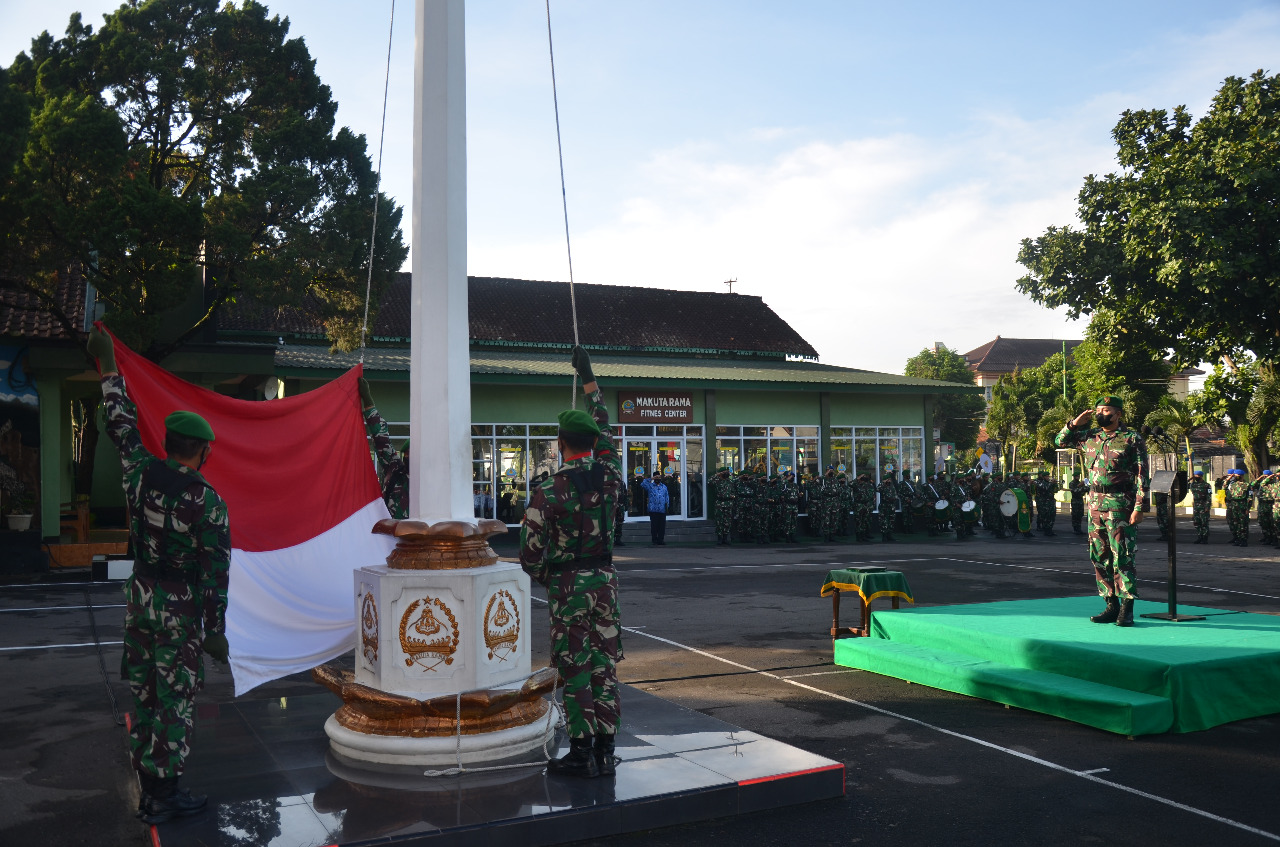 Sambut Hari Kebangkitan Nasional, Prajurit Korem 073/MKT Laksanakan Upacara Bendera